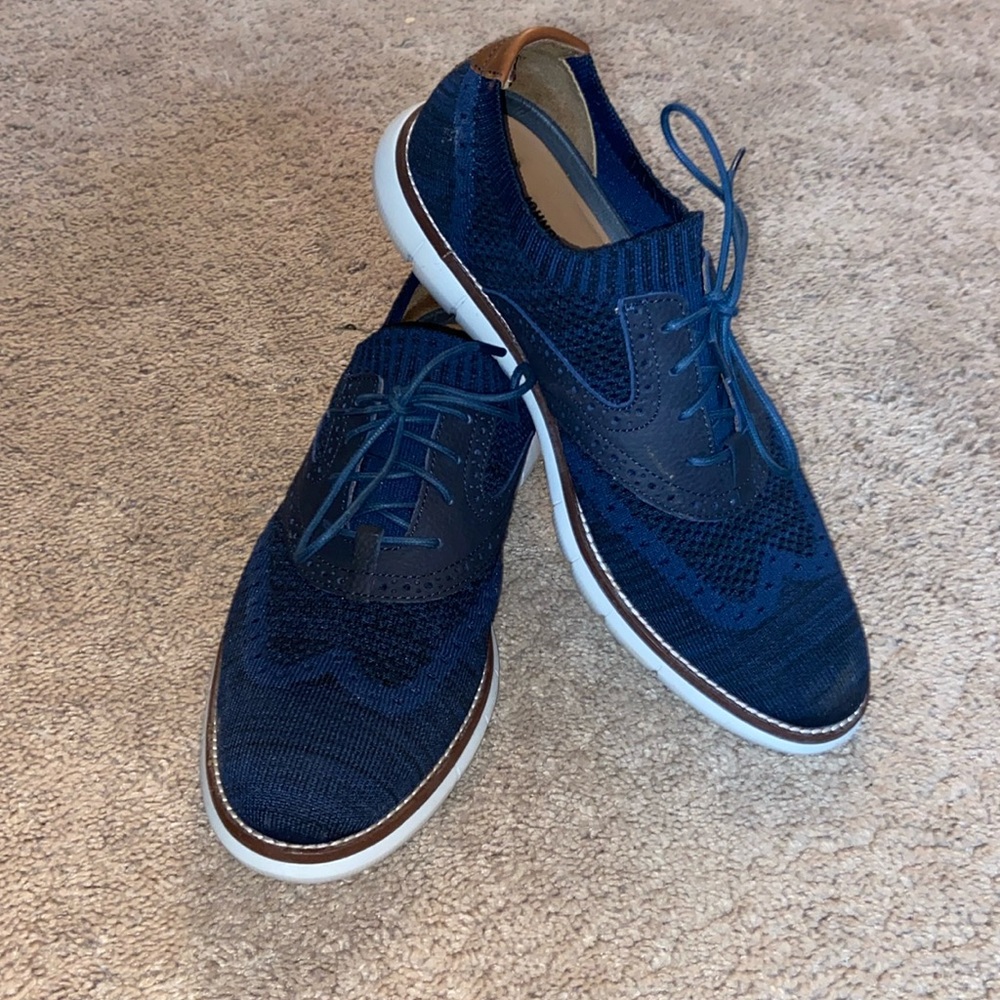 Men’s Johnston & Murphy dress shoes